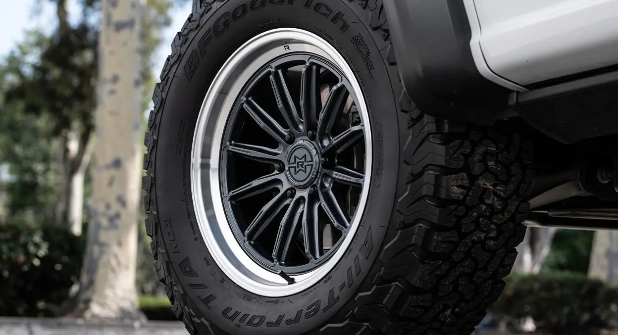 METHOD RACE WHEELS | 803 Markdown Gloss Titanium Machined Lip Single Raised Wheel (MR80329016812N)
