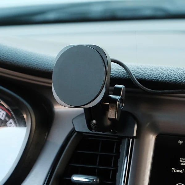 OFFROAM | Dodge Challenger 2015-2023 MagSafe-compatible Phone Mount