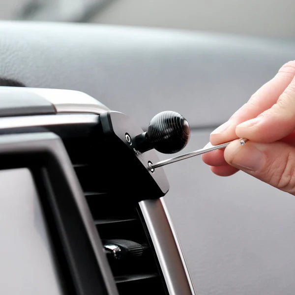 OFFROAM | Ram 1500/2500/3500 2013-2018 & 1500 Classic 2019-2024 MagSafe-compatible Phone Mount