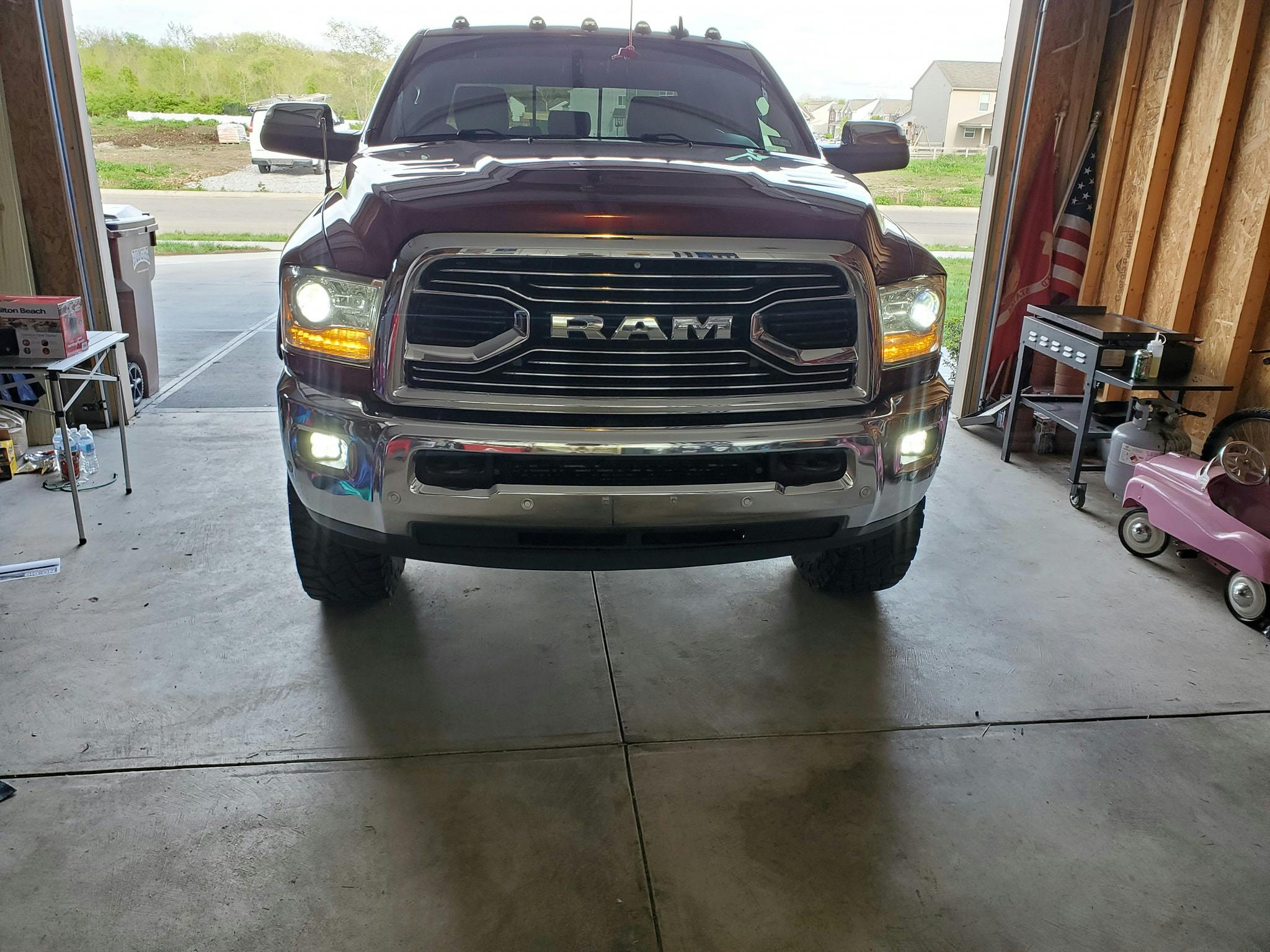 DIODE DYNAMICS | Ram 2500/3500 2010-2018 SS3 LED Fog Light Kit