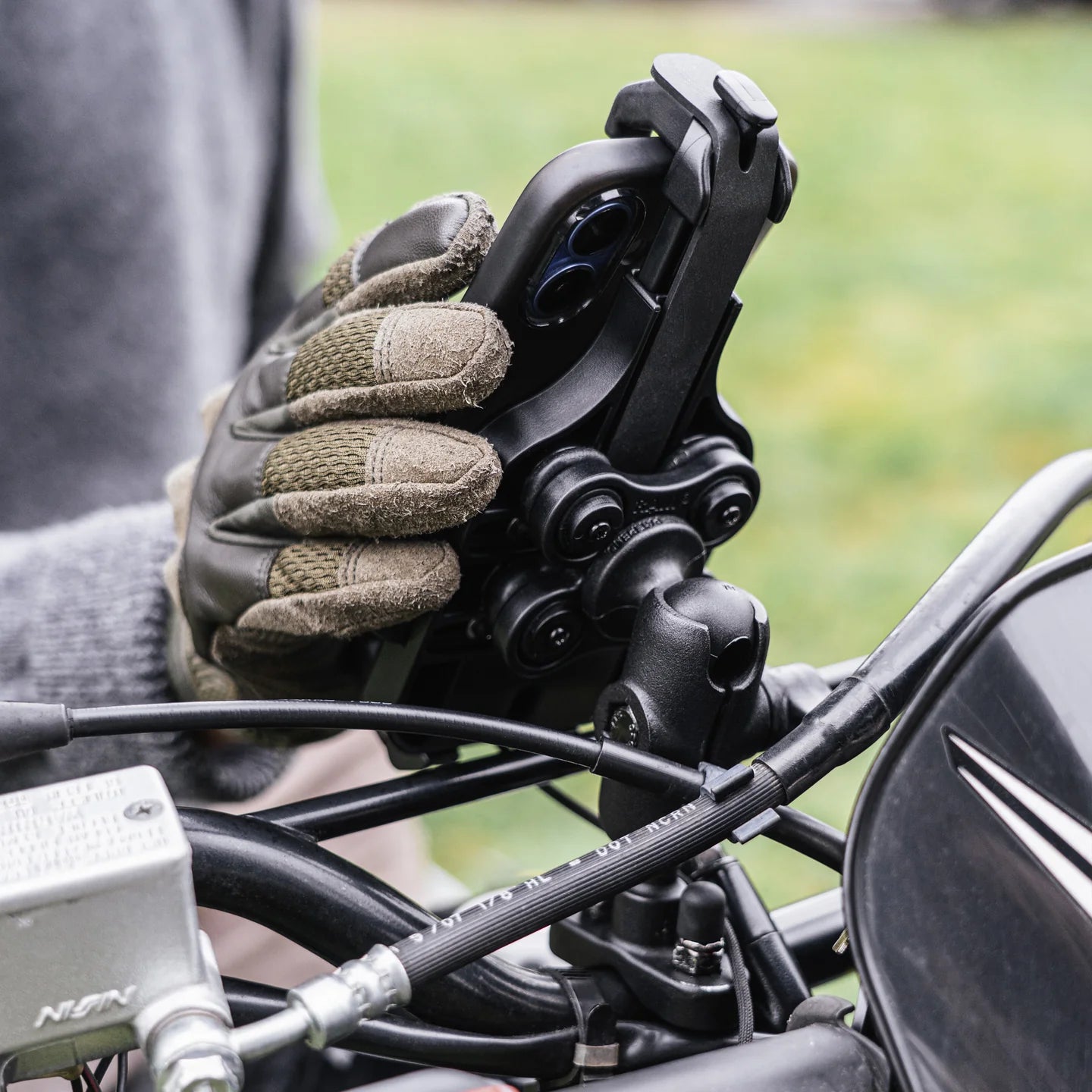 RAM MOUNTS | RAM Quick-Grip Pro Vibration Damping Phone Mount with U-Bolt Base