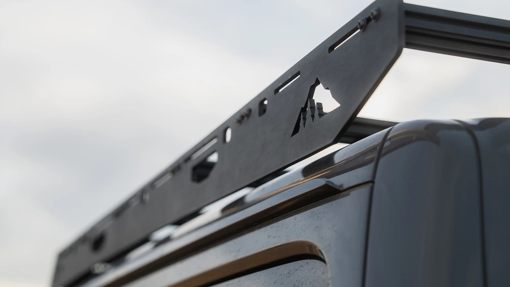 SHERPA EQUIPMENT | Jeep Wrangler JLU (2018-2026) The JLU QDHD Half Rack (178844)