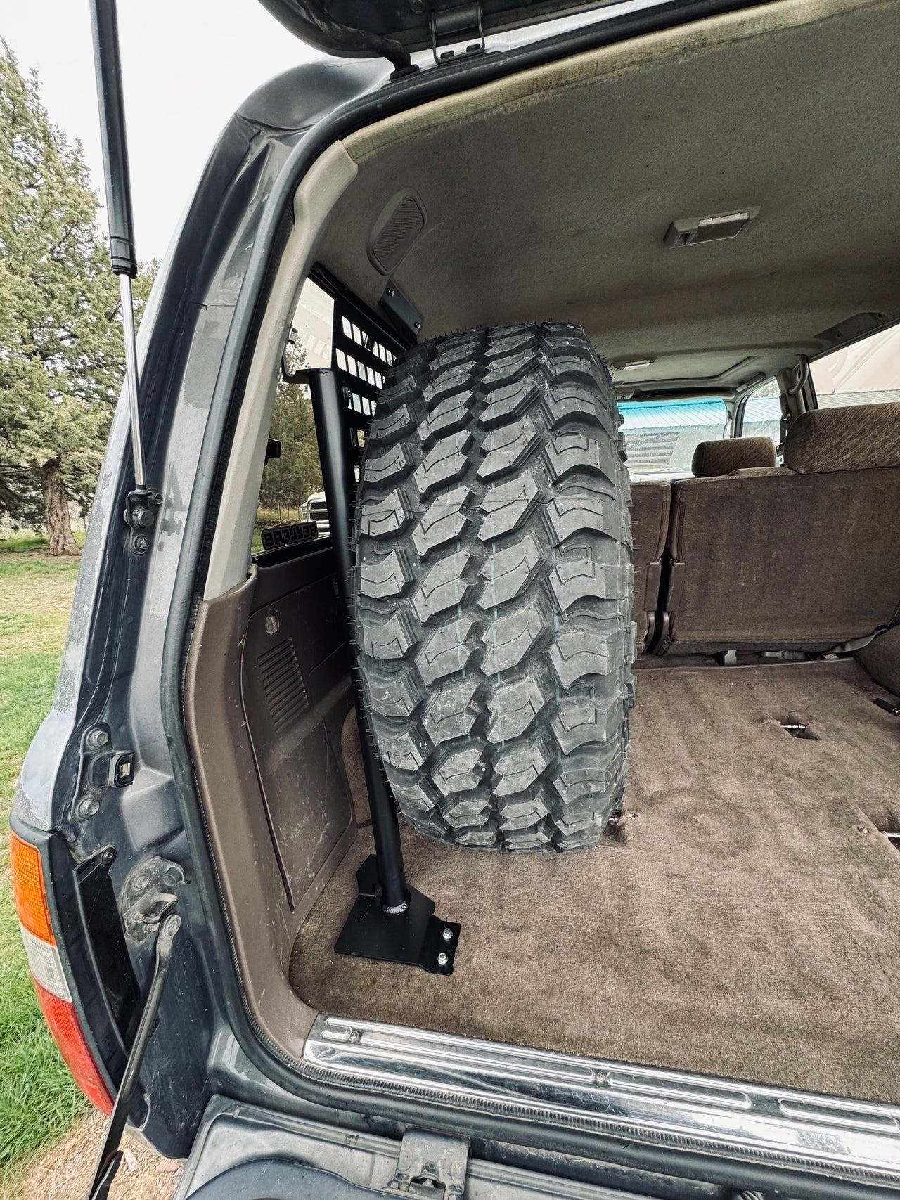 BELLFAB | Land Cruiser 80 Series Interior Tire Carrier V2