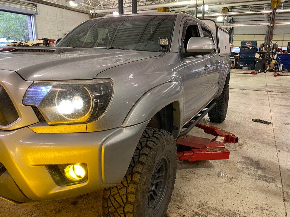 DIODE DYNAMICS | Tacoma 2nd Gen 2012-2015 SS3 LED Fog Light Kit