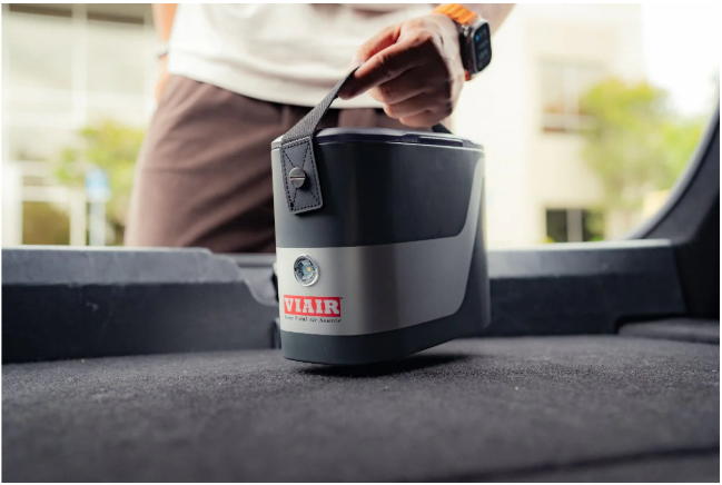 VIAIR | Every Vehicle Carry™ 75P Digital Portable Compressor (EVC75P)