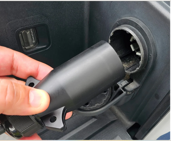 VIAIR | 7-Way Power Access Connector (92935)