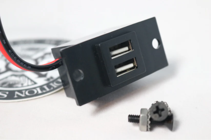 EXPEDITION ESSENTIALS | Expedition Essentials Flush Mount USB A Fast Charger