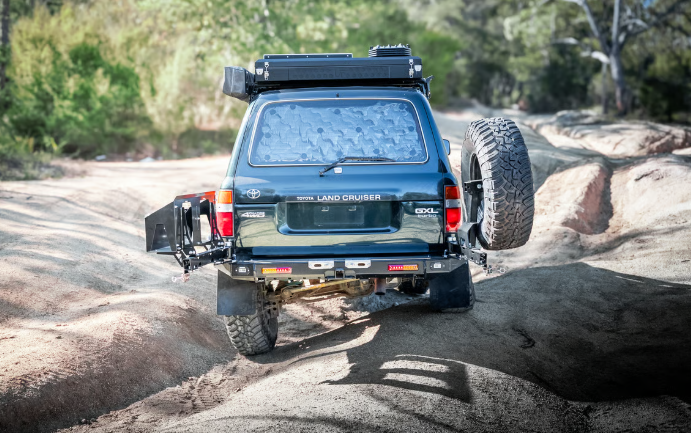 THE CRUISER COMPANY | Land Cruiser 80 Series (1991-1997) High Clearance Rear Bumper With Integrated Tow Hitch (TCC-80-RB-TOW)