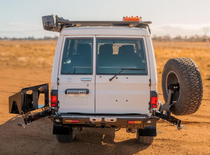 THE CRUISER COMPANY | Land Cruiser 75/78 Series High Clearance Rear Bumper With Tow Hitch (TCC-78-RB-TOW)