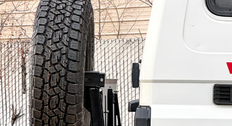 THE CRUISER COMPANY | Land Cruiser 75/78 Series High Clearance Rear Bumper With Tow Hitch (TCC-78-RB-TOW)