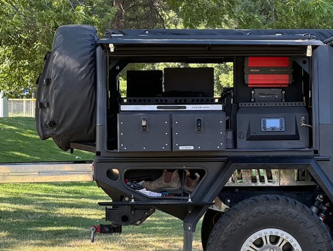 ALUBLACK | Double Drawers With Table