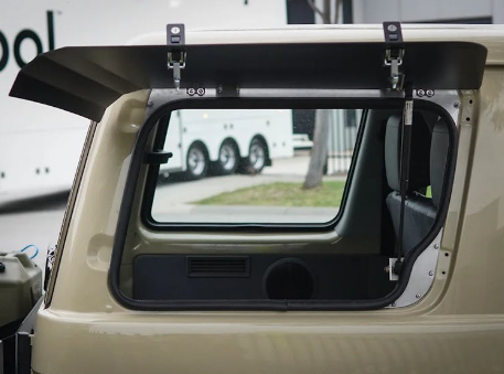 LONG RANGE AMERICA | Land Cruiser 76 Series Lift Up Gull Wing Window (LC76-WINDOW)