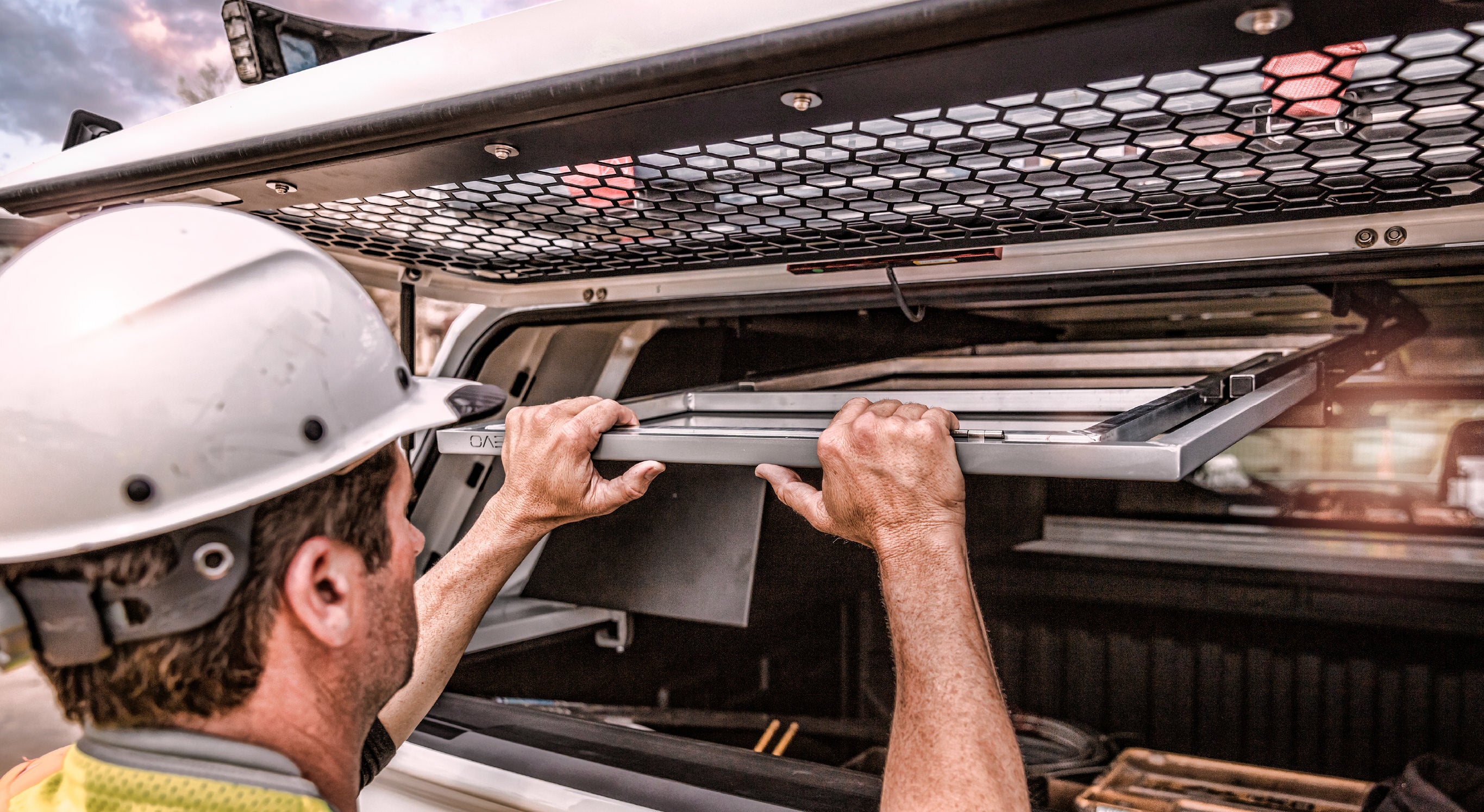 SMARTCAP | Chevrolet Silverado & GMC Sierra 2500 - 3500 HD (2020-26) EVOc Commercial (EC0110-WH)