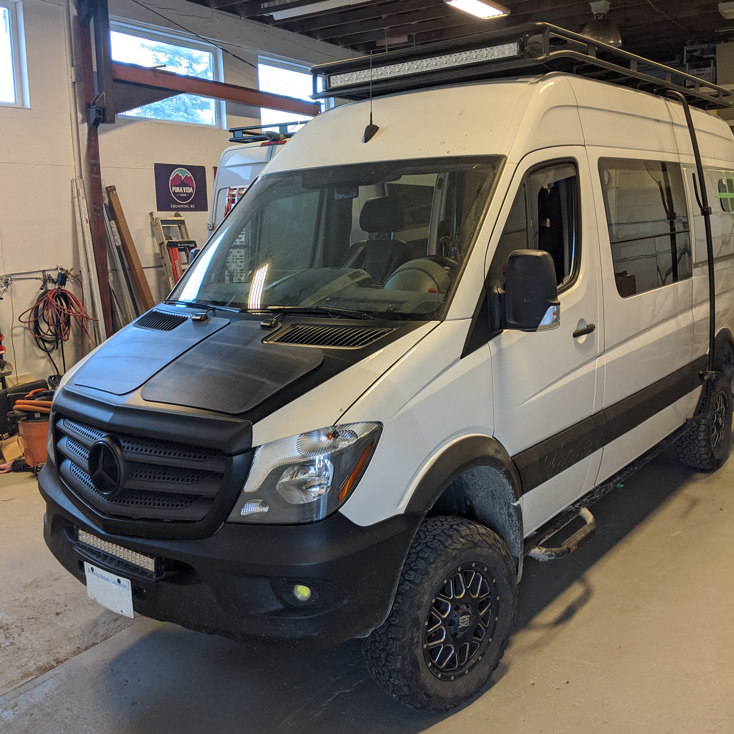 cascadia 4x4 mercedes-benz hood solar panel