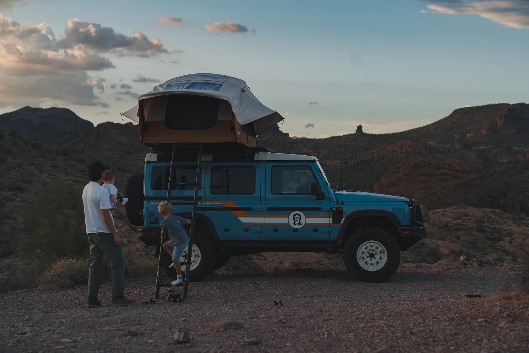 ROAM ADVENTURE | Vagabond 2.0 Rooftop Tent