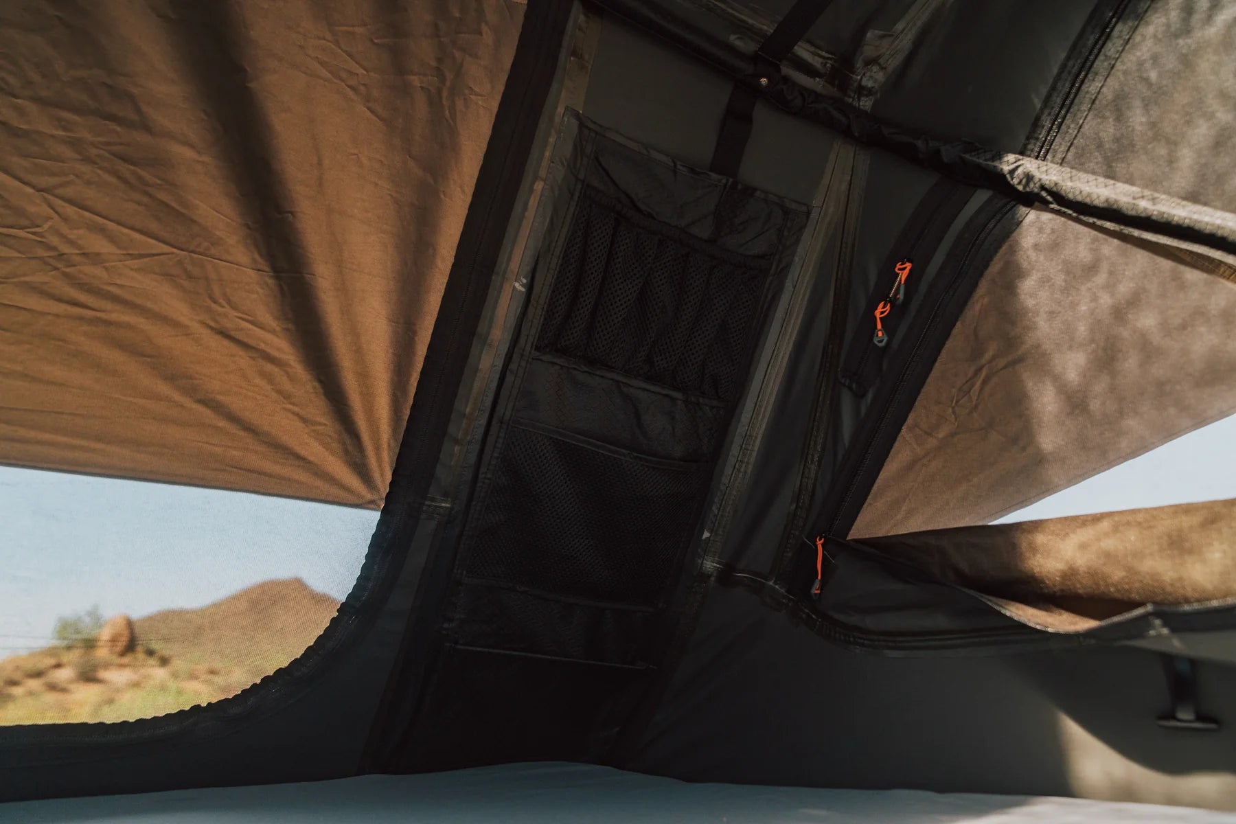 ROAM ADVENTURE | Vagabond 2.0 Rooftop Tent