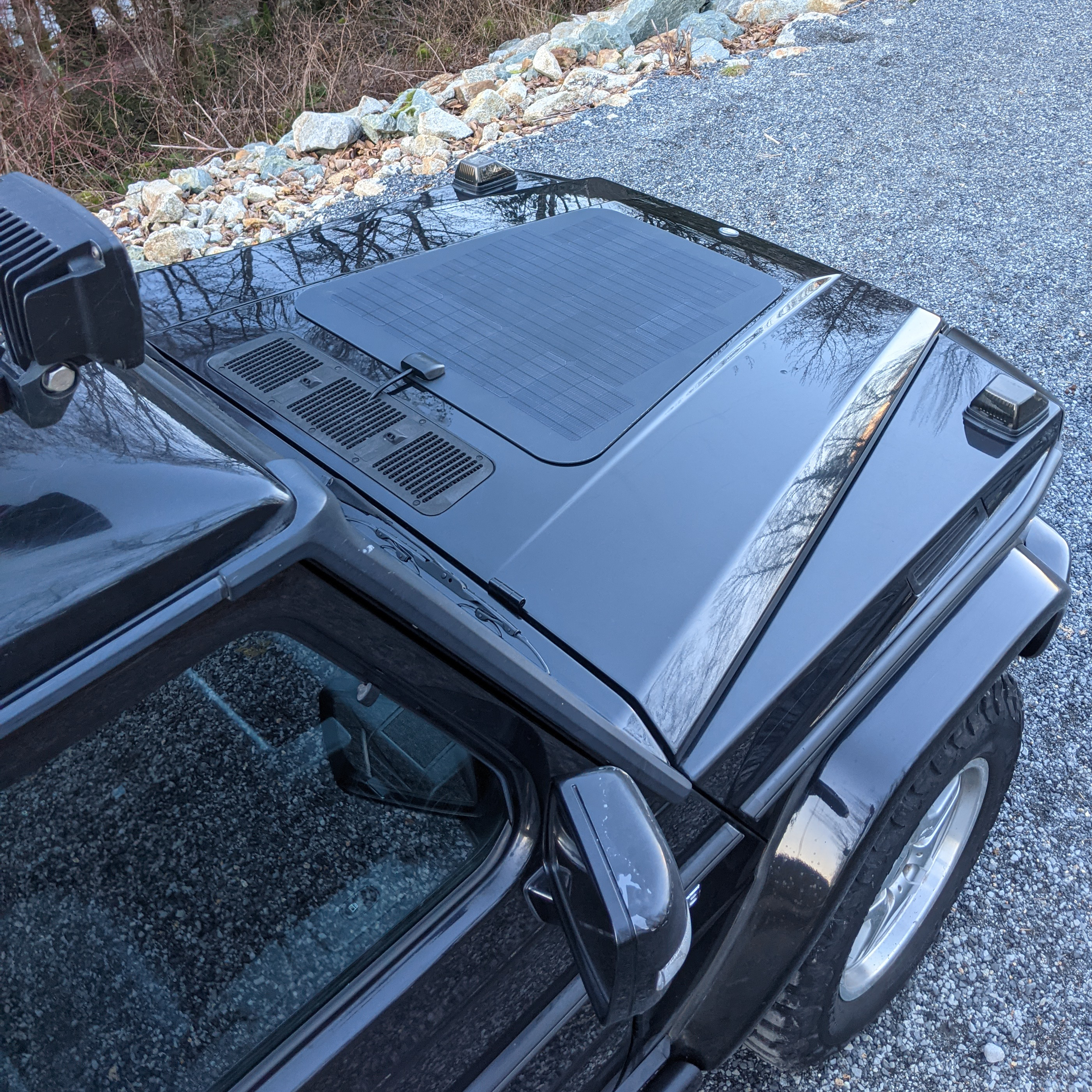 mercedes g-class hood solar panel by cascadia 4x4