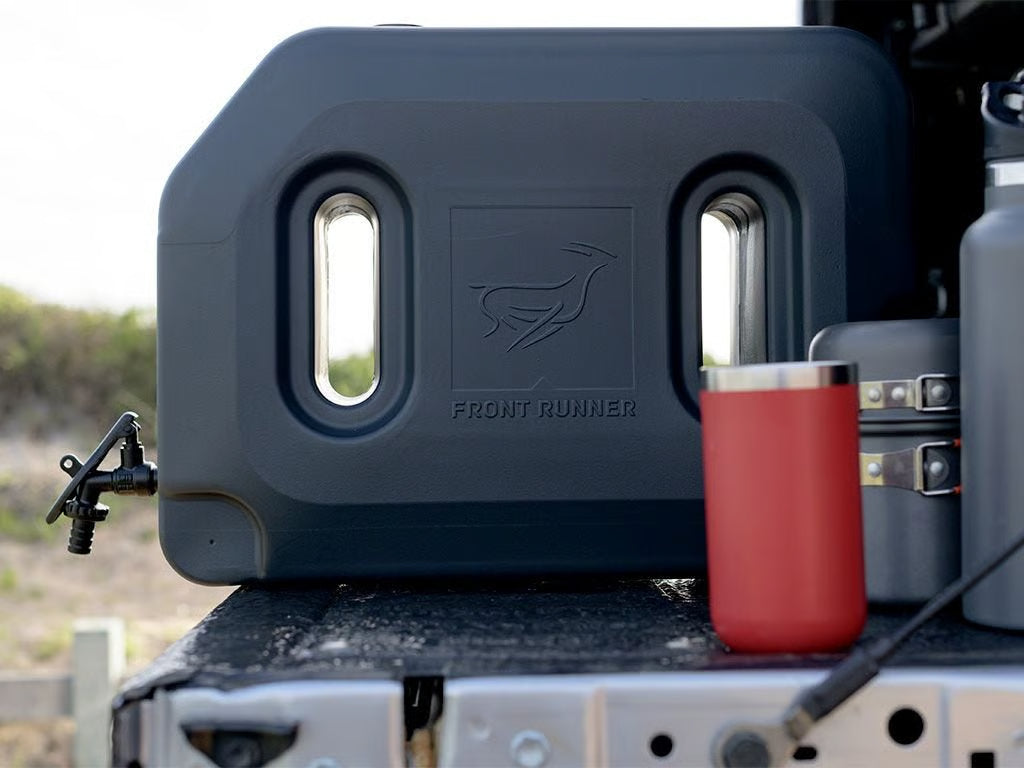 FRONT RUNNER | Pro Water Tank with Tap / 20L (WTAN060)