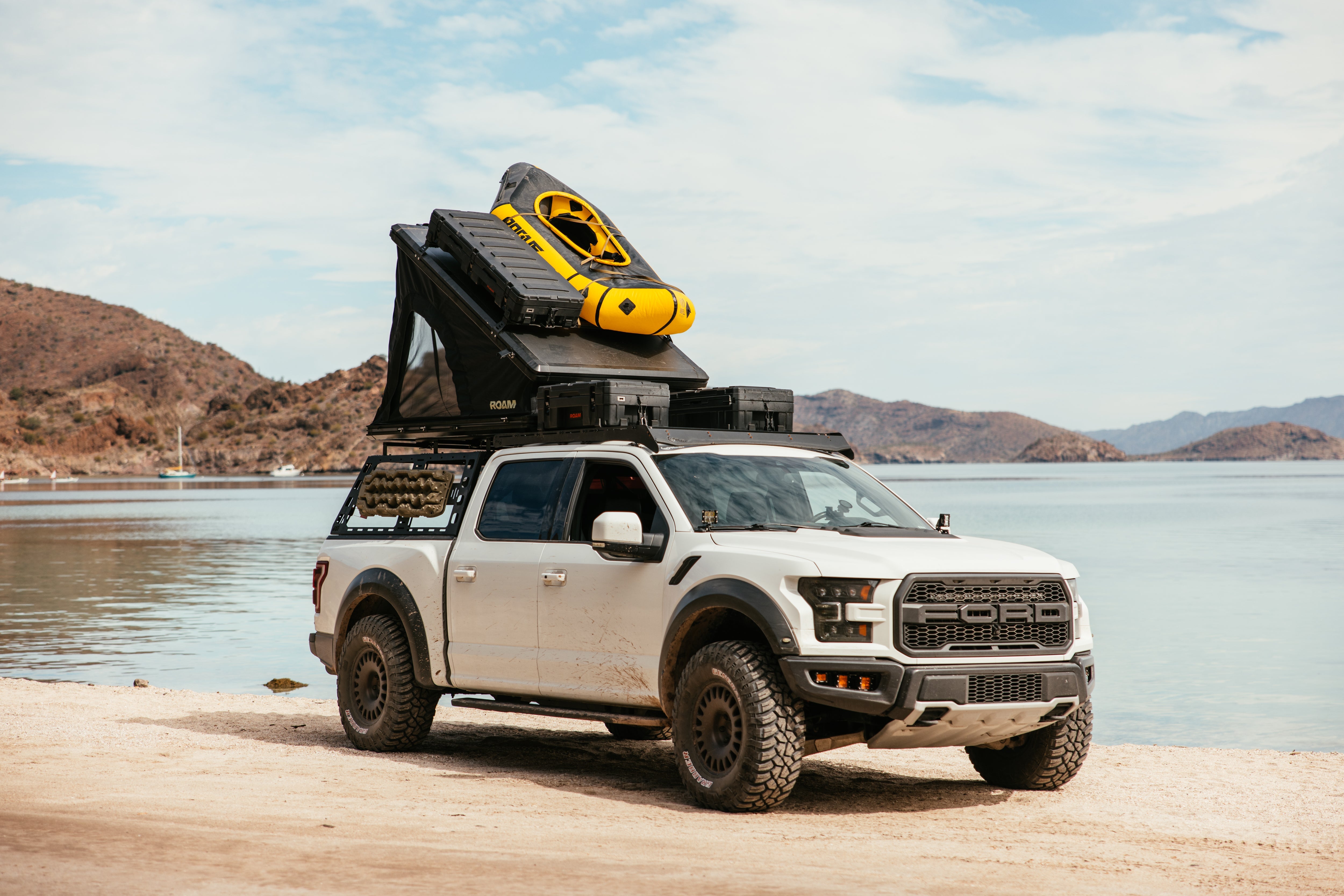 ROAM ADVENTURE | The Desperado Hardshell Rooftop Tent