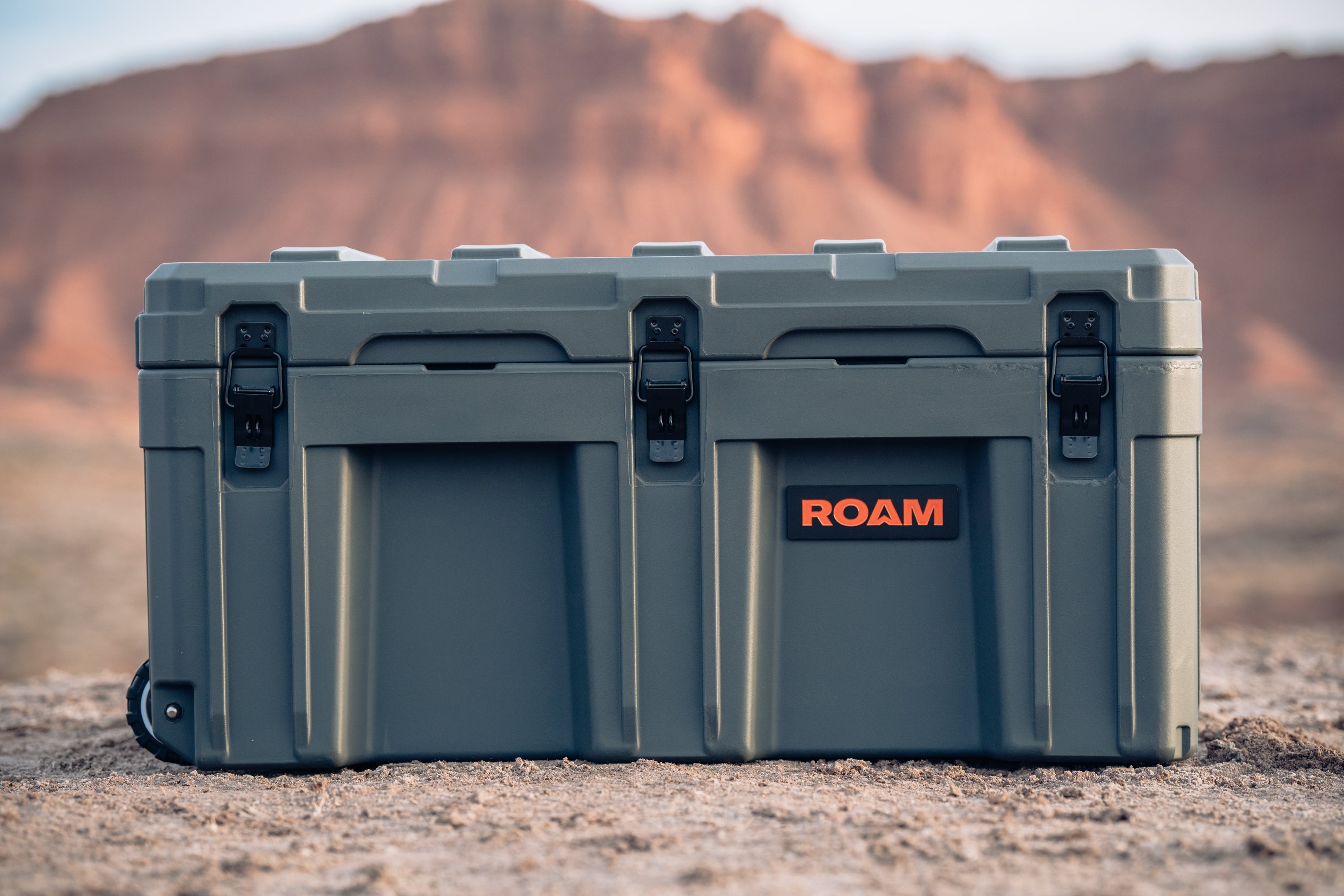 ROAM ADVENTURE | 125L Rolling Rugged Case