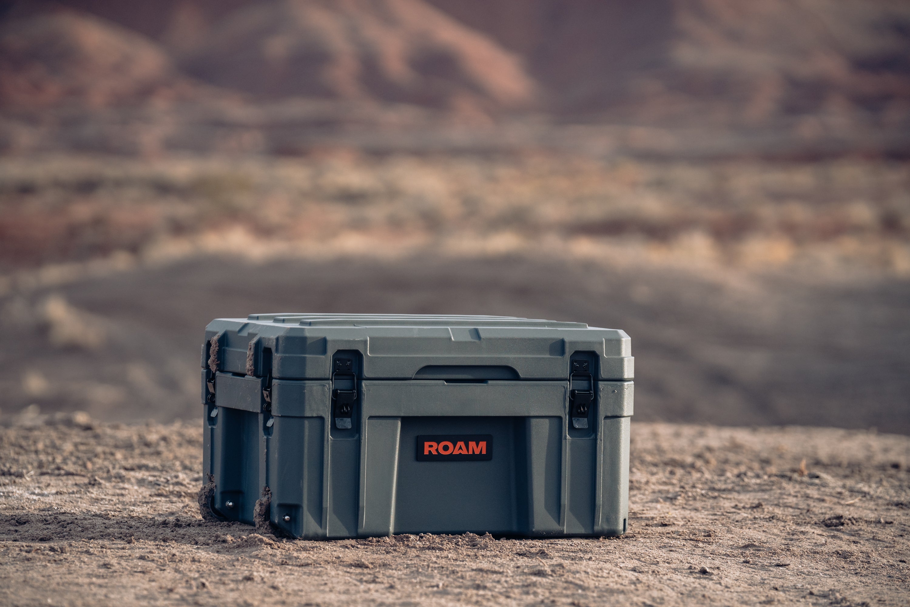 ROAM ADVENTURE | 80L Rolling Rugged Case