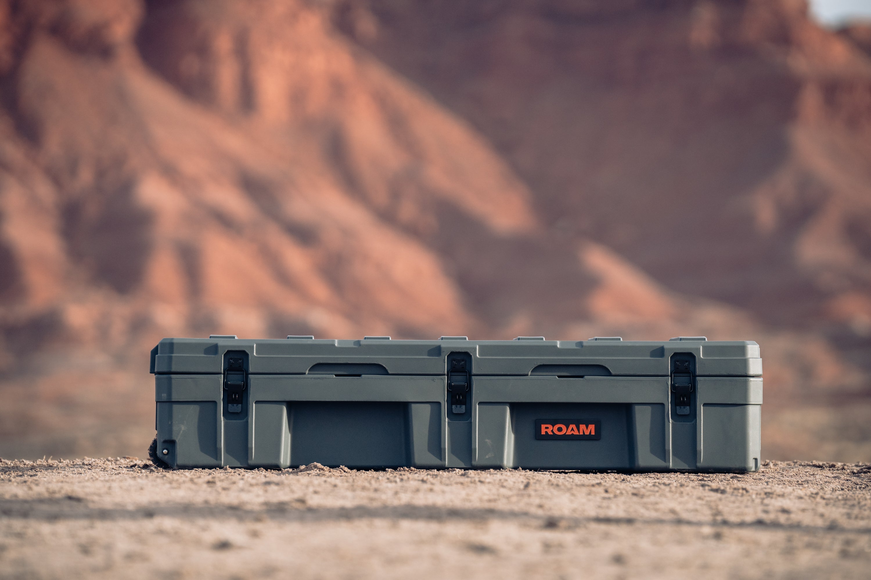 ROAM ADVENTURE | 128L Rolling Rugged Case