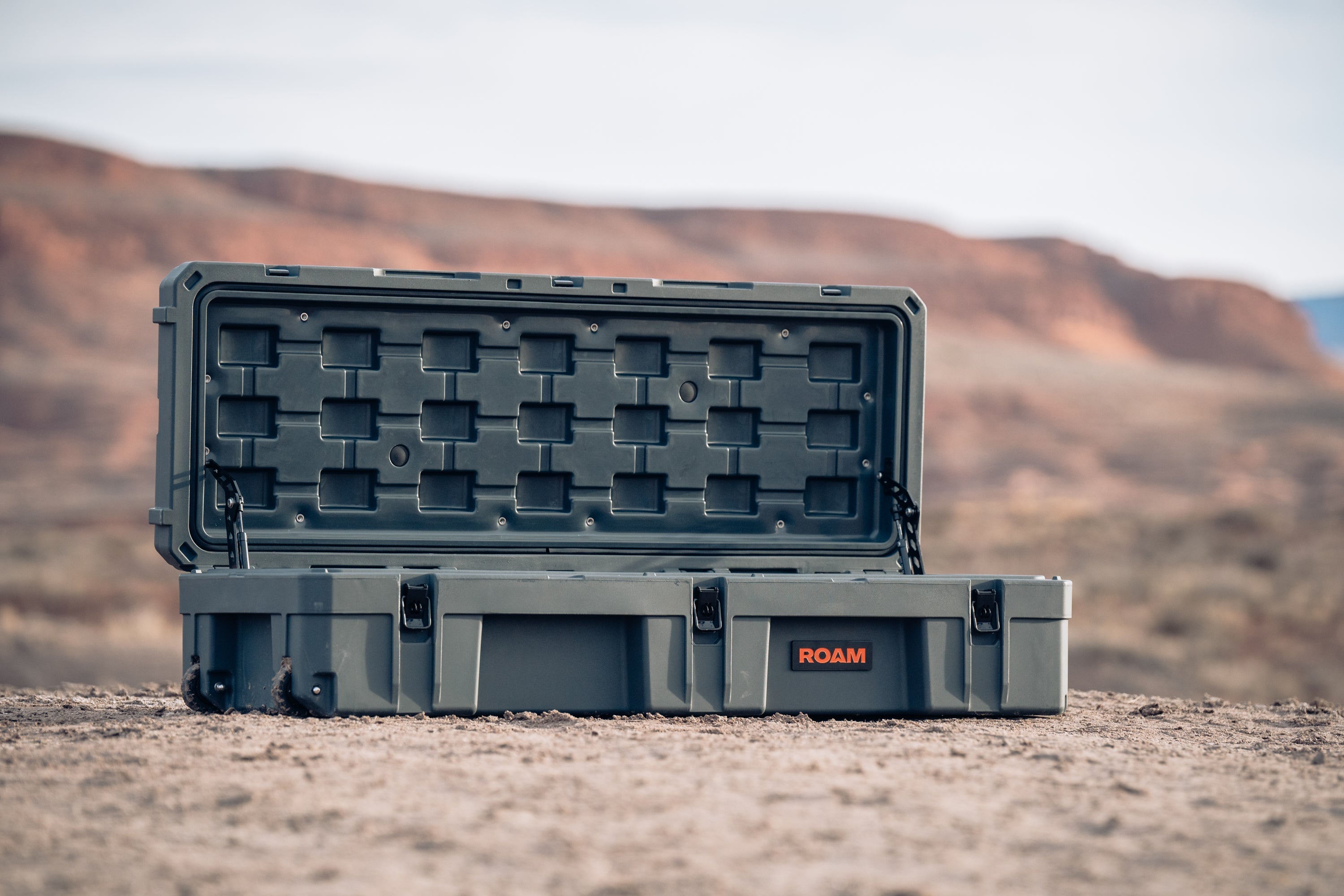 ROAM ADVENTURE | 128L Rolling Rugged Case